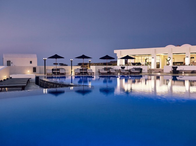 011_Schoene Aussichten Touristik - Santorini - SANTO MARIS OIA_OUTDOORS_MAINPOOL (06)